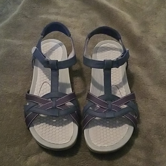 baretraps melyssa wedge sandals